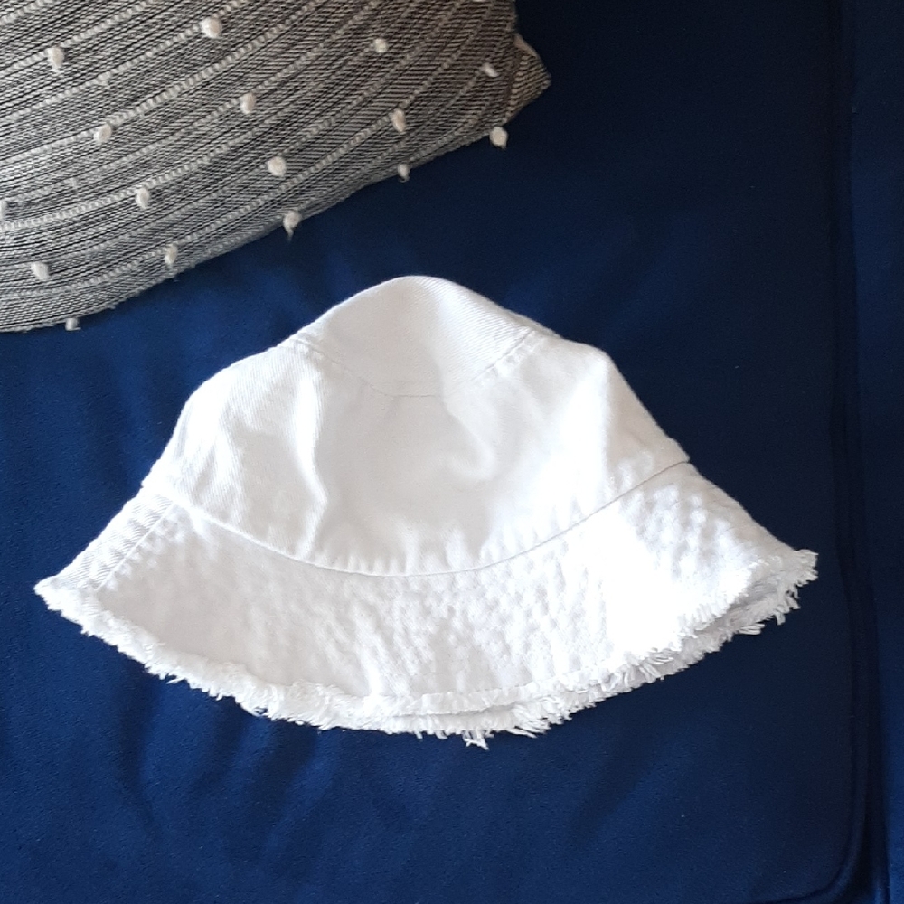 David and Young White Bucket Hat